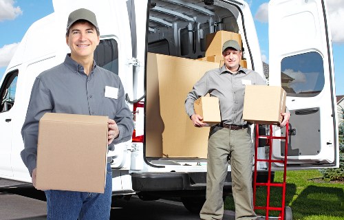 Professional moving support for furniture and boxes in South London